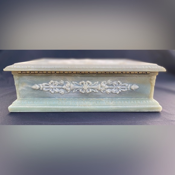 Incolay Carved Stone Hinged Jewelry Trinket Box with Compartments Gorgeous** - Picture 12 of 16
